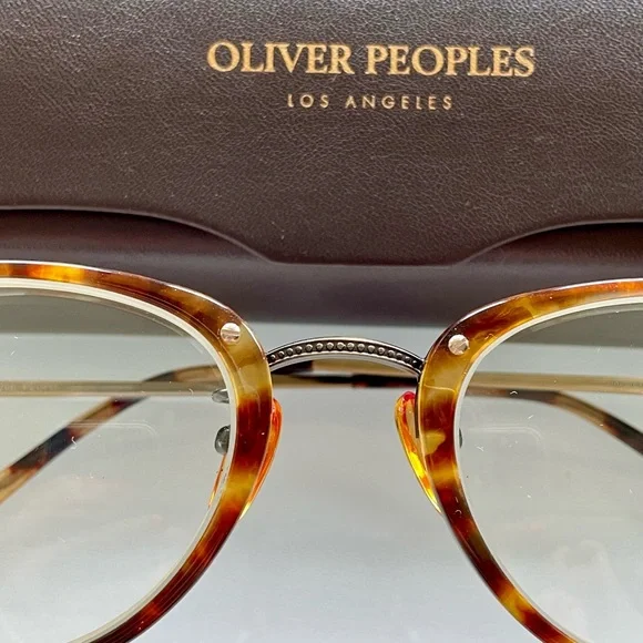 Oliver Peoples OP-9 Vintage 1980s Tortoise Eyeglasses in Mint Condition - Picture 14 of 15